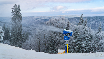 Snow making at snowshoe