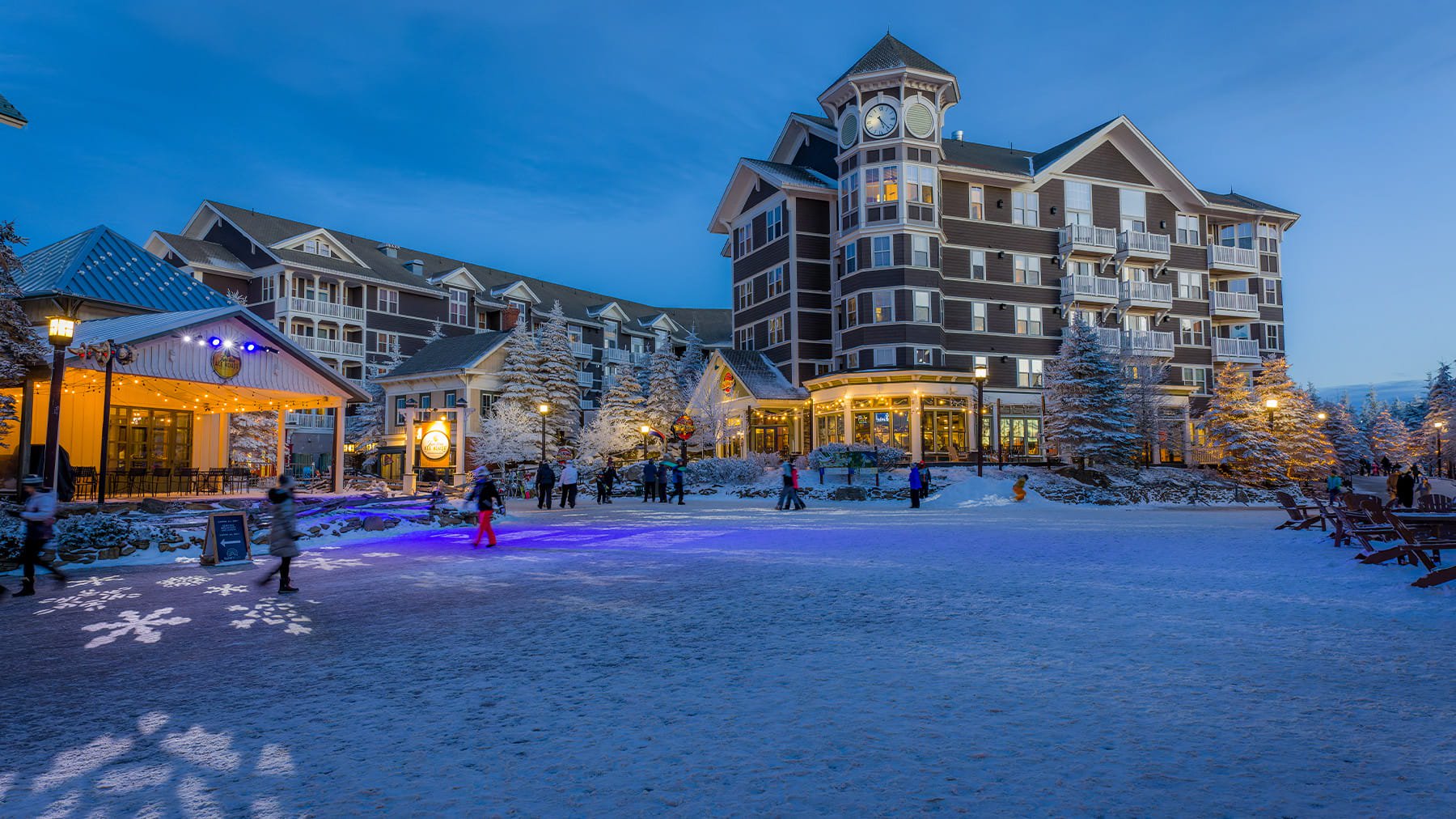 Snowshoe mountain outlet resort