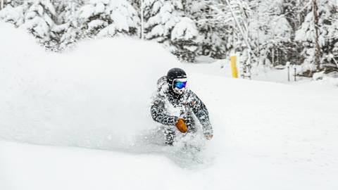 Snowboarder